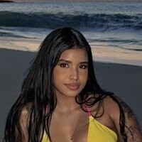 Анжелина Джоли Голи