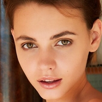 Анджел Сет Фри Голи