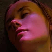 Анна Голи
