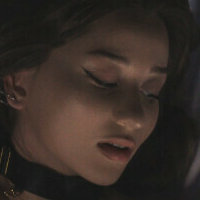 Хлое Пойзън Голи