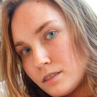 Клеър Тони Голи