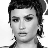 Деми Ловато Голи