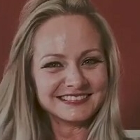 Елиса Пинк Голи