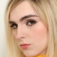 Ела Холивуд Голи