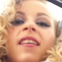 Емили Сквирт Голи