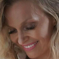 Еви Делей Голи