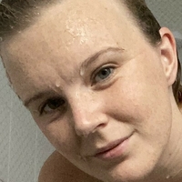 експлицитна Шарлот Голи
