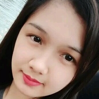 Филипинска знаменитост A.I. фалшификати Голи