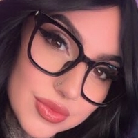 Момичета играят Голи