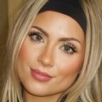 Холи АнаБел-Тейлър Голи