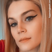 Холографична Муза Голи