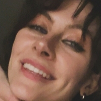 Михаела Джил Мърфи / Джеси Флауърс Голи