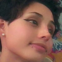 Никълайн Голи