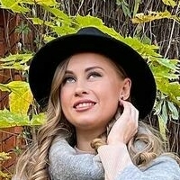 Олга Величко Голи