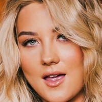 Сапфирен Поглед Голи