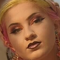 Савюеризъм Голи