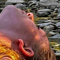 Греховен Сюрприз Голи