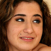 Софи Янг Голи