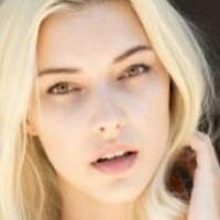 Стефани Михова Голи