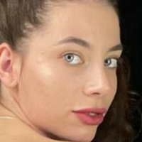 Яна Кучерява Голи